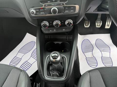 Audi A1 A1 S line Hatchback 1 Manual Petrol - U656