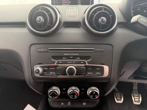Audi A1 A1 S line Hatchback 1 Manual Petrol - U656