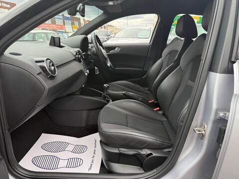 Audi A1 A1 S line Hatchback 1 Manual Petrol - U656