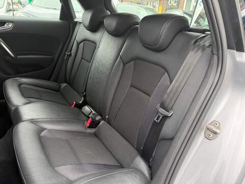 Audi A1 A1 S line Hatchback 1 Manual Petrol - U656