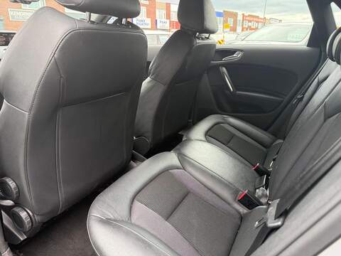 Audi A1 A1 S line Hatchback 1 Manual Petrol - U656