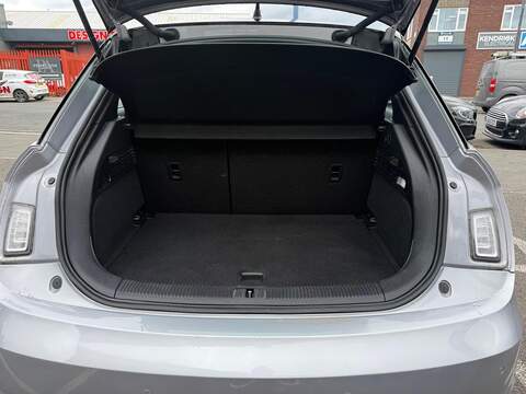 Audi A1 A1 S line Hatchback 1 Manual Petrol - U656