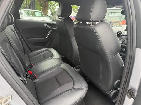 Audi A1 A1 S line Hatchback 1 Manual Petrol - U656