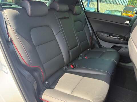 Kia Sportage 1.6 CRDi EcoDynamics+ GT-Line S SUV 5dr Diesel Hybrid DCT AWD Euro 6 (s/s) (134 bhp) - U657