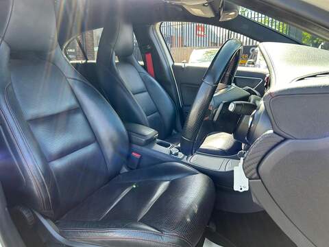 Mercedes-Benz A Class 2.0 A250 BlueEfficiency Engineered by AMG 7G-DCT Euro 6 (s/s) 5dr - U66