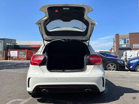 Mercedes-Benz A Class 2.0 A250 BlueEfficiency Engineered by AMG 7G-DCT Euro 6 (s/s) 5dr - U66
