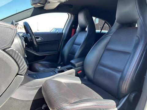 Mercedes-Benz A Class 2.0 A250 BlueEfficiency Engineered by AMG 7G-DCT Euro 6 (s/s) 5dr - U66