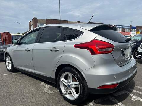 Ford Focus 1.0T EcoBoost Zetec Edition Hatchback 5dr Petrol Manual Euro 6 (s/s) (125 ps) - U661
