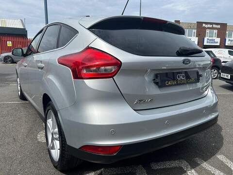 Ford Focus 1.0T EcoBoost Zetec Edition Hatchback 5dr Petrol Manual Euro 6 (s/s) (125 ps) - U661