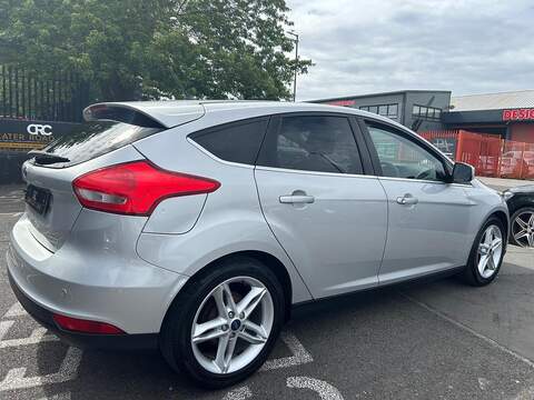 Ford Focus 1.0T EcoBoost Zetec Edition Hatchback 5dr Petrol Manual Euro 6 (s/s) (125 ps) - U661