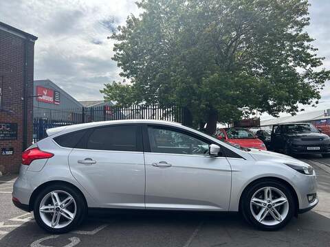 Ford Focus 1.0T EcoBoost Zetec Edition Hatchback 5dr Petrol Manual Euro 6 (s/s) (125 ps) - U661