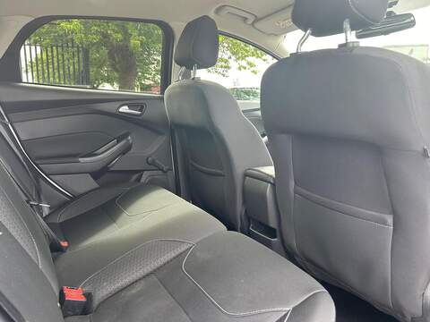 Ford Focus 1.0T EcoBoost Zetec Edition Hatchback 5dr Petrol Manual Euro 6 (s/s) (125 ps) - U661