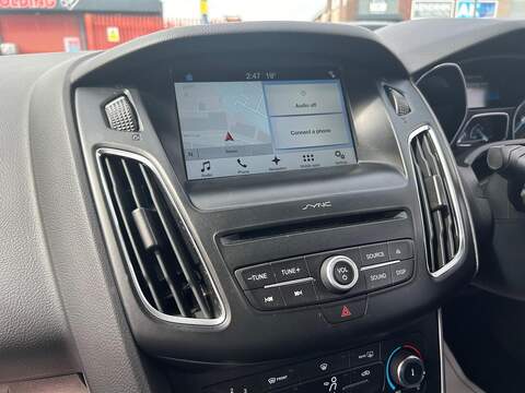 Ford Focus 1.0T EcoBoost Zetec Edition Hatchback 5dr Petrol Manual Euro 6 (s/s) (125 ps) - U661