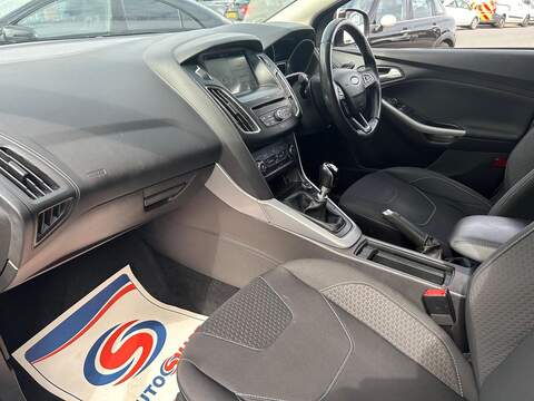 Ford Focus 1.0T EcoBoost Zetec Edition Hatchback 5dr Petrol Manual Euro 6 (s/s) (125 ps) - U661