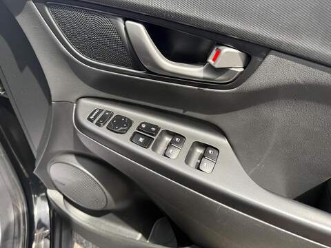 Hyundai KONA 1.0 T-GDi Blue Drive Premium SE SUV 5dr Petrol Manual Euro 6 (s/s) (120 ps) - U668