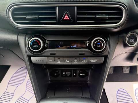 Hyundai KONA 1.0 T-GDi Blue Drive Premium SE SUV 5dr Petrol Manual Euro 6 (s/s) (120 ps) - U668