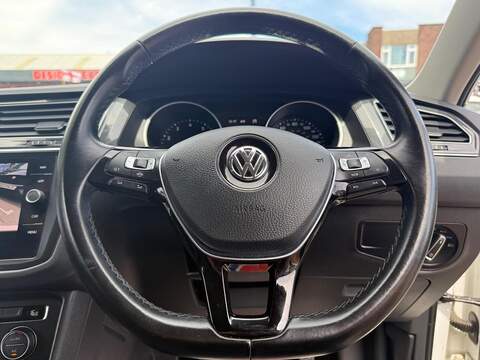Volkswagen Tiguan 1.5 TSI EVO Match SUV 5dr Petrol Manual Euro 6 (s/s) (150 ps) - U669
