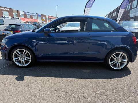 Audi A1 1.4 TFSI S line Hatchback 3dr Petrol Manual Euro 5 (s/s) (122 ps) - U674