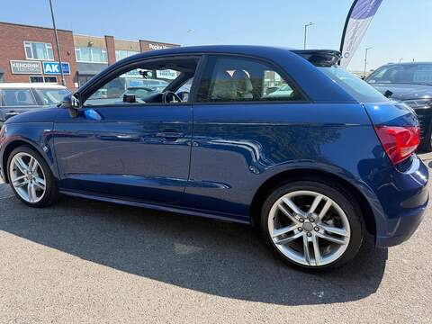 Audi A1 1.4 TFSI S line Hatchback 3dr Petrol Manual Euro 5 (s/s) (122 ps) - U674
