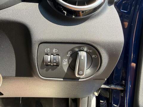 Audi A1 1.4 TFSI S line Hatchback 3dr Petrol Manual Euro 5 (s/s) (122 ps) - U674