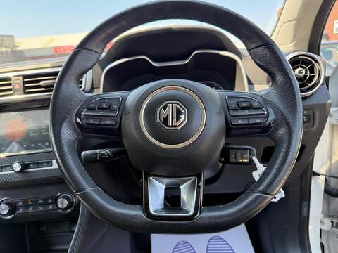 MG MG ZS 1.5 VTi-TECH Exclusive SUV 5dr Petrol Manual Euro 6 (s/s) (106 ps) - U675