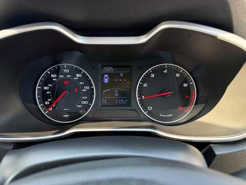 MG MG ZS 1.5 VTi-TECH Exclusive SUV 5dr Petrol Manual Euro 6 (s/s) (106 ps) - U675