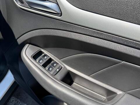 MG MG ZS 1.5 VTi-TECH Exclusive SUV 5dr Petrol Manual Euro 6 (s/s) (106 ps) - U675