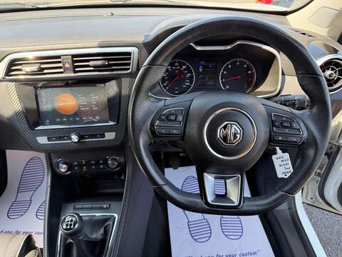 MG MG ZS 1.5 VTi-TECH Exclusive SUV 5dr Petrol Manual Euro 6 (s/s) (106 ps) - U675