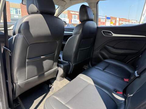 MG MG ZS 1.5 VTi-TECH Exclusive SUV 5dr Petrol Manual Euro 6 (s/s) (106 ps) - U675