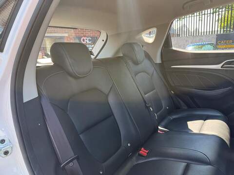 MG MG ZS 1.5 VTi-TECH Exclusive SUV 5dr Petrol Manual Euro 6 (s/s) (106 ps) - U675