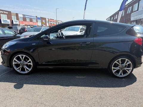 Ford Fiesta 1.0T EcoBoost ST-Line Hatchback 3dr Petrol Manual Euro 6 (s/s) (125 ps) - U676