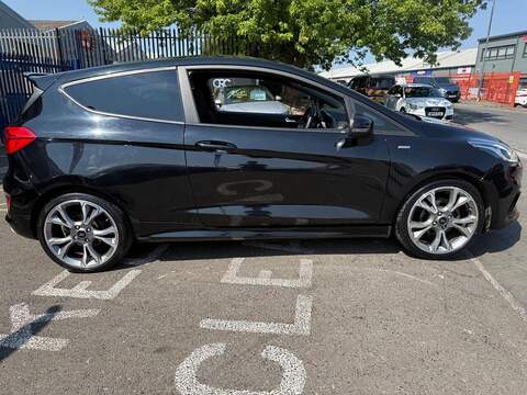 Ford Fiesta 1.0T EcoBoost ST-Line Hatchback 3dr Petrol Manual Euro 6 (s/s) (125 ps) - U676