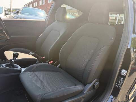 Ford Fiesta 1.0T EcoBoost ST-Line Hatchback 3dr Petrol Manual Euro 6 (s/s) (125 ps) - U676