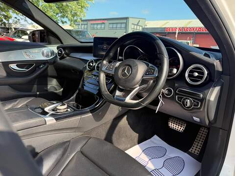 Mercedes-Benz C Class 2.1 C300dh AMG Line (Premium Plus) Saloon 4dr Diesel Hybrid G-Tronic+ Euro 6 (s/s) (231 ps) - U677