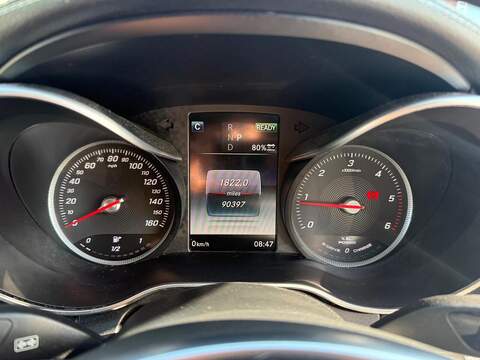 Mercedes-Benz C Class 2.1 C300dh AMG Line (Premium Plus) Saloon 4dr Diesel Hybrid G-Tronic+ Euro 6 (s/s) (231 ps) - U677