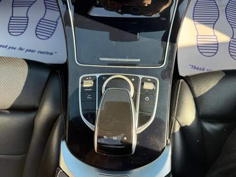 Mercedes-Benz C Class 2.1 C300dh AMG Line (Premium Plus) Saloon 4dr Diesel Hybrid G-Tronic+ Euro 6 (s/s) (231 ps) - U677