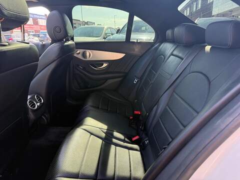 Mercedes-Benz C Class 2.1 C300dh AMG Line (Premium Plus) Saloon 4dr Diesel Hybrid G-Tronic+ Euro 6 (s/s) (231 ps) - U677