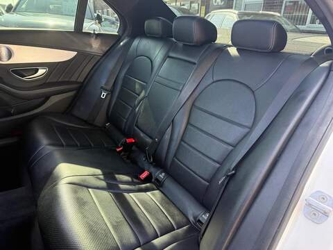 Mercedes-Benz C Class 2.1 C300dh AMG Line (Premium Plus) Saloon 4dr Diesel Hybrid G-Tronic+ Euro 6 (s/s) (231 ps) - U677
