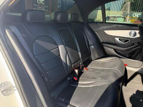 Mercedes-Benz C Class 2.1 C300dh AMG Line (Premium Plus) Saloon 4dr Diesel Hybrid G-Tronic+ Euro 6 (s/s) (231 ps) - U677
