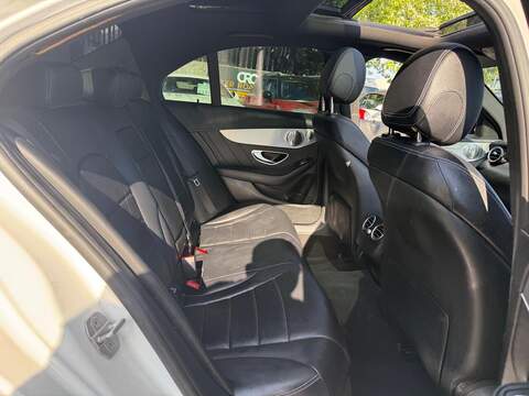 Mercedes-Benz C Class 2.1 C300dh AMG Line (Premium Plus) Saloon 4dr Diesel Hybrid G-Tronic+ Euro 6 (s/s) (231 ps) - U677