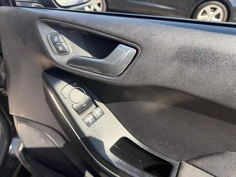 Ford Fiesta 1.0T EcoBoost GPF Titanium Hatchback 5dr Petrol Manual Euro 6 (s/s) (125 ps) - U678