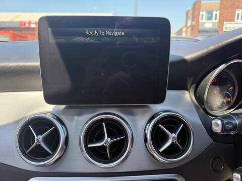 Mercedes-Benz GLA 2.1 GLA200d AMG Line (Premium Plus) SUV 5dr Diesel Manual Euro 6 (s/s) (136 ps) - U679
