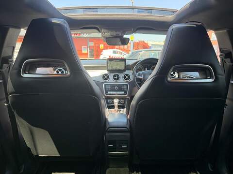 Mercedes-Benz GLA 2.1 GLA200d AMG Line (Premium Plus) SUV 5dr Diesel Manual Euro 6 (s/s) (136 ps) - U679