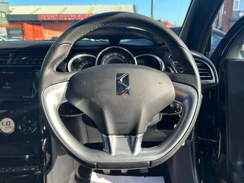 DS AUTOMOBILES DS 3 1.2 PureTech Connected Chic Euro 6 3dr - U68