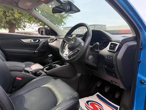 Nissan Qashqai 1.6 dCi Tekna 4WD Euro 6 (s/s) 5dr - U682