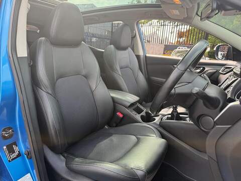 Nissan Qashqai 1.6 dCi Tekna 4WD Euro 6 (s/s) 5dr - U682