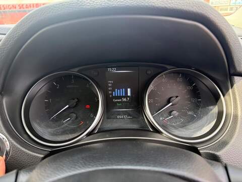 Nissan Qashqai 1.6 dCi Tekna 4WD Euro 6 (s/s) 5dr - U682