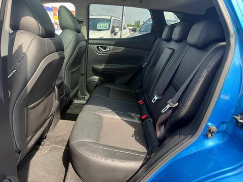 Nissan Qashqai 1.6 dCi Tekna 4WD Euro 6 (s/s) 5dr - U682