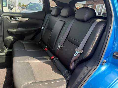 Nissan Qashqai 1.6 dCi Tekna 4WD Euro 6 (s/s) 5dr - U682