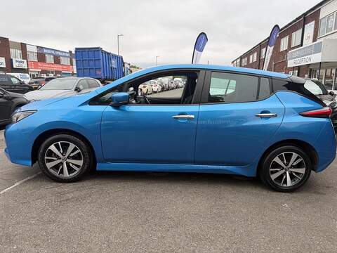 Nissan Leaf 40kWh Acenta Hatchback 5dr Electric Auto (150 ps) - U684